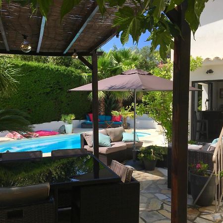 Bed,Kitchen And Swimming Pool Villa Esterel Saint-Raphael  Ngoại thất bức ảnh