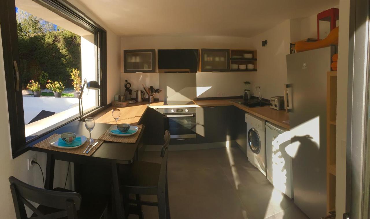 Bed,Kitchen And Swimming Pool Villa Esterel Saint-Raphael  Ngoại thất bức ảnh