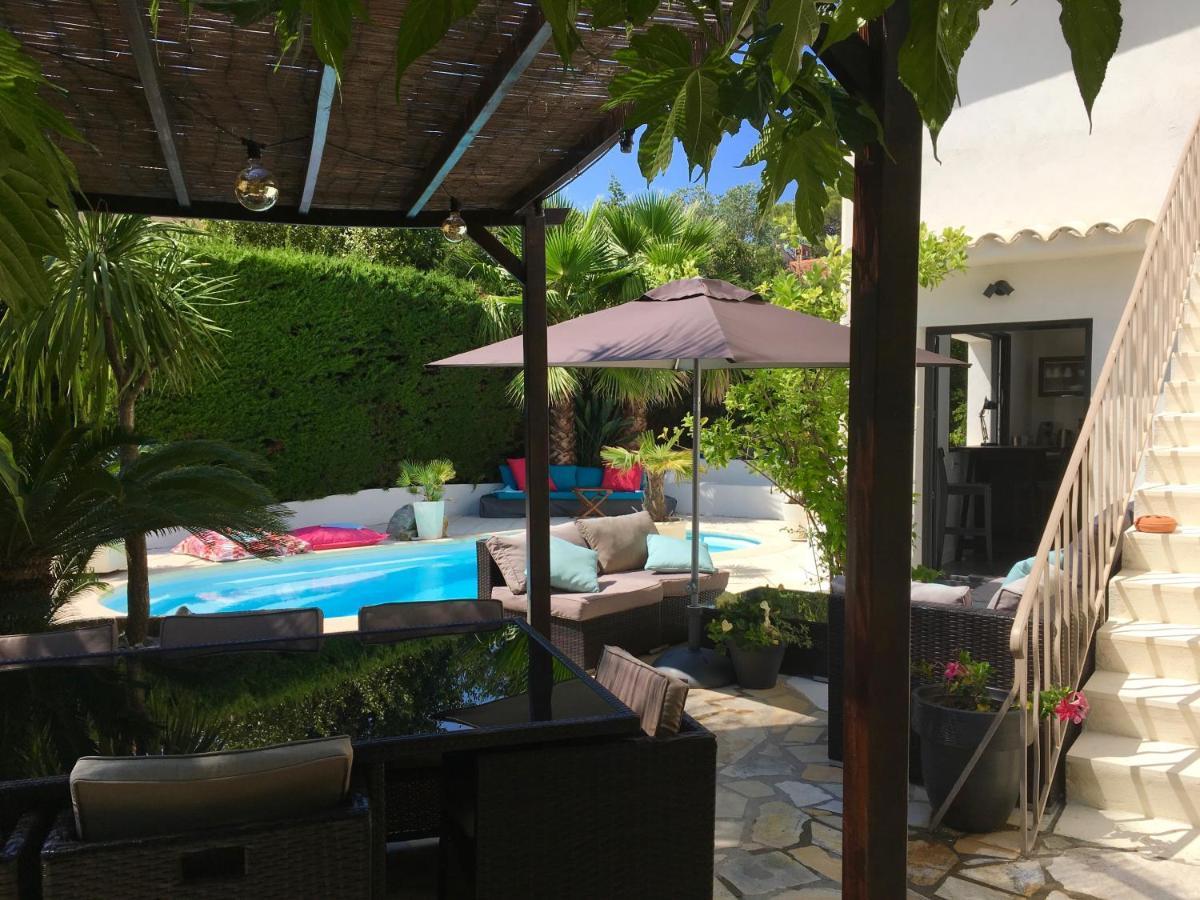 Bed,Kitchen And Swimming Pool Villa Esterel Saint-Raphael  Ngoại thất bức ảnh