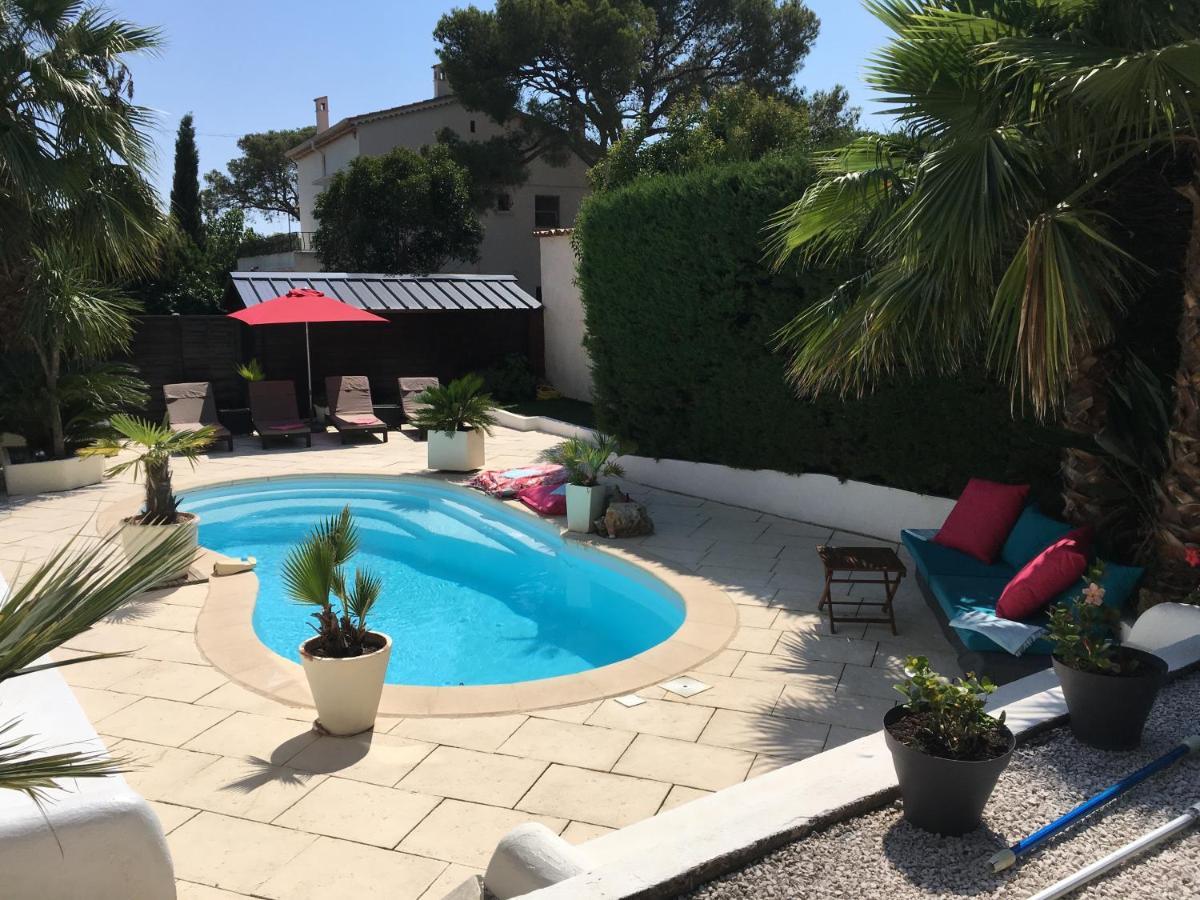 Bed,Kitchen And Swimming Pool Villa Esterel Saint-Raphael  Ngoại thất bức ảnh
