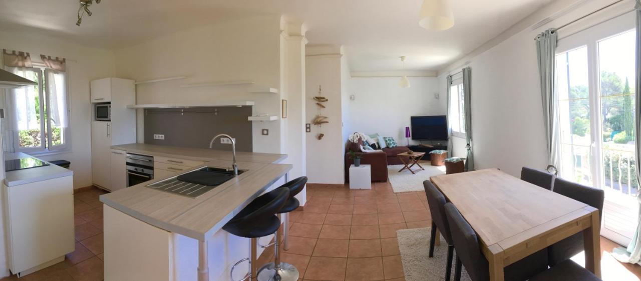 Bed,Kitchen And Swimming Pool Villa Esterel Saint-Raphael  Ngoại thất bức ảnh