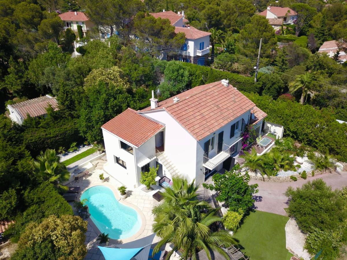 Bed,Kitchen And Swimming Pool Villa Esterel Saint-Raphael  Ngoại thất bức ảnh